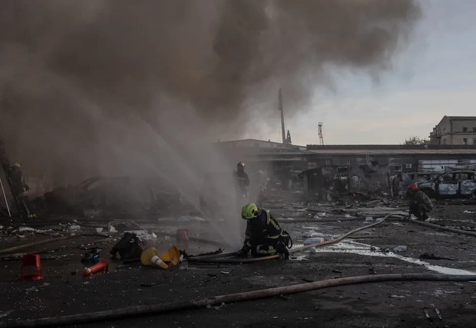 Russian Strikes Kill Two at Ukraine–Moldova Border Crossing; Drone Raids Strike Kyiv