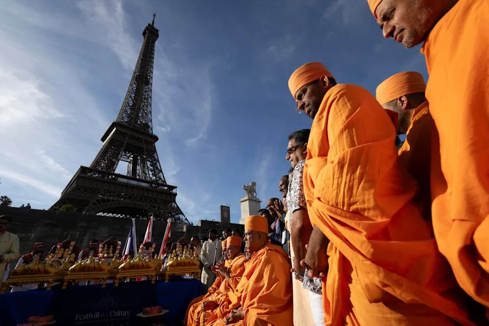 France Probes Removal Of Female Eiffel Tower Staff During Visit By Hindu Delegation