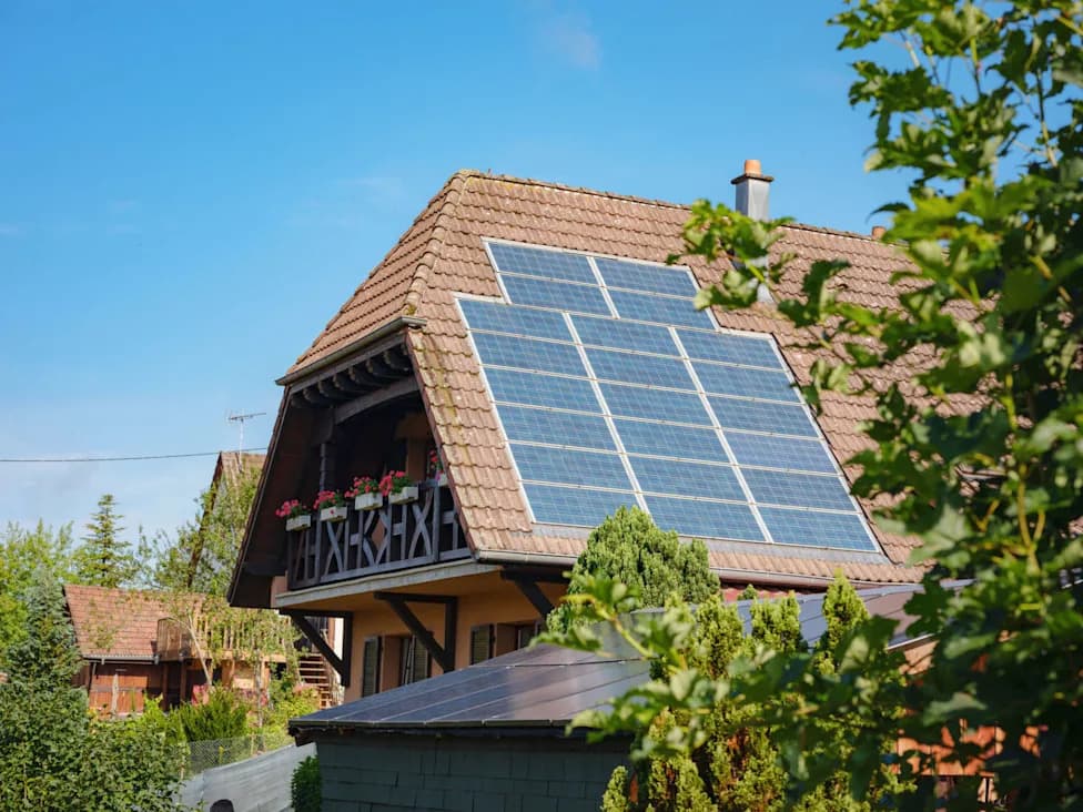 Swiss Study: One Rooftop Solar Installation Can Reduce Neighbors’ Power Use And Spur Solar And EV Adoption