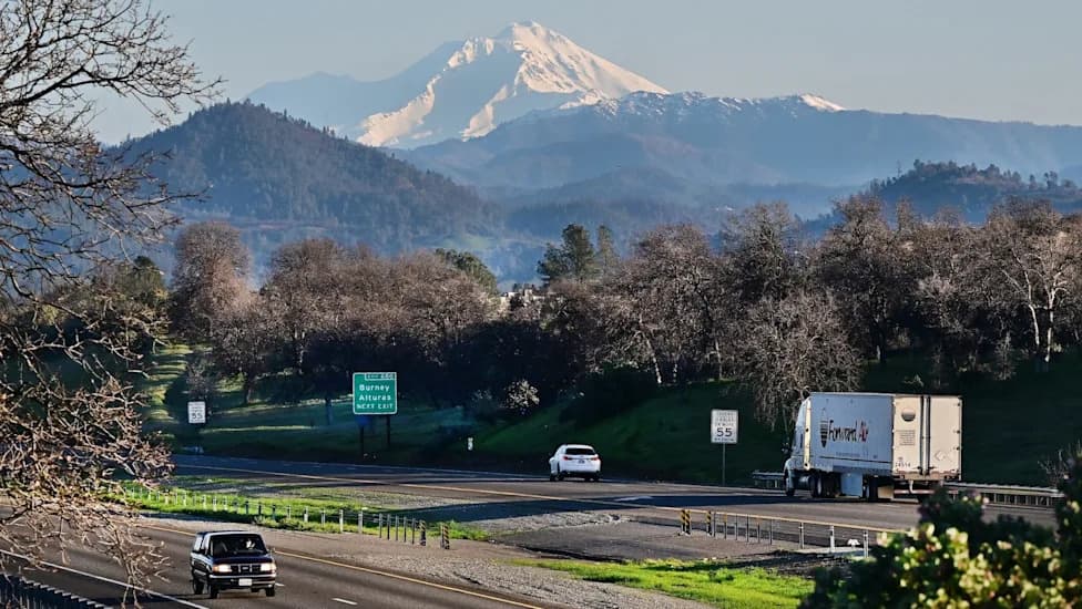 Novice Hikers Stranded on Mount Shasta After Relying on Google's Gemini AI