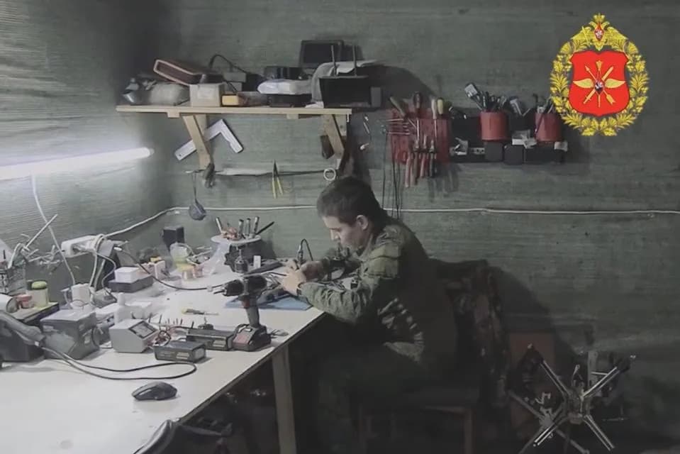 From Gun Pits to 3D Printers: Russia Repurposes Artillery Maintenance Crews as Frontline Drone Innovation Teams
