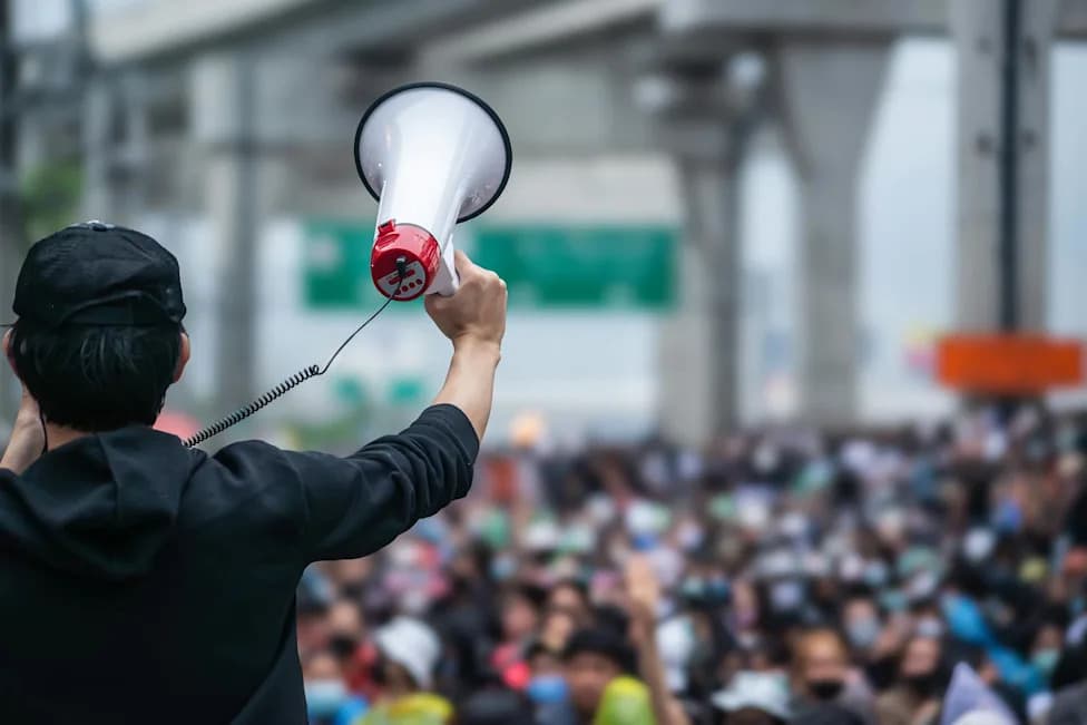 Who Are 'The People'? How Populists Define, Mobilise and Bind Their Supporters