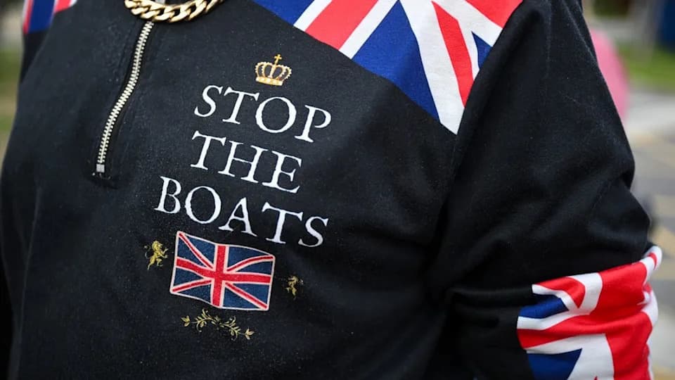 Masked Far-Right Mobs Blockade Dover and Try to Stop Lifeboats in Portsmouth — Vigilante Tactics Spark Alarm