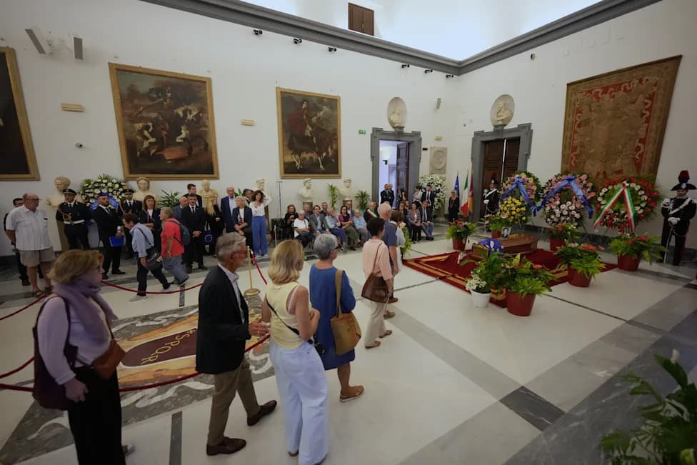 Rome Mourns Emma Bonino: Hundreds Line Up To Honor Trailblazing Human-Rights Campaigner