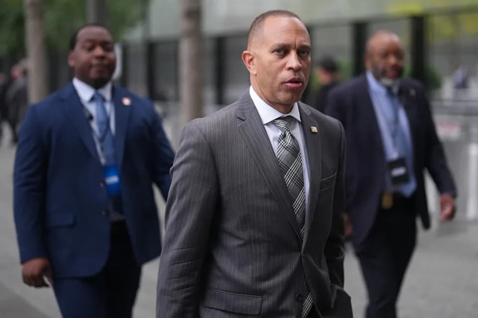 Jeffries Embraces Trump’s “You’re On The Ballot” Framing — Democrats Turn Midterms Into A Referendum As $5,000 Pledge Raises Questions