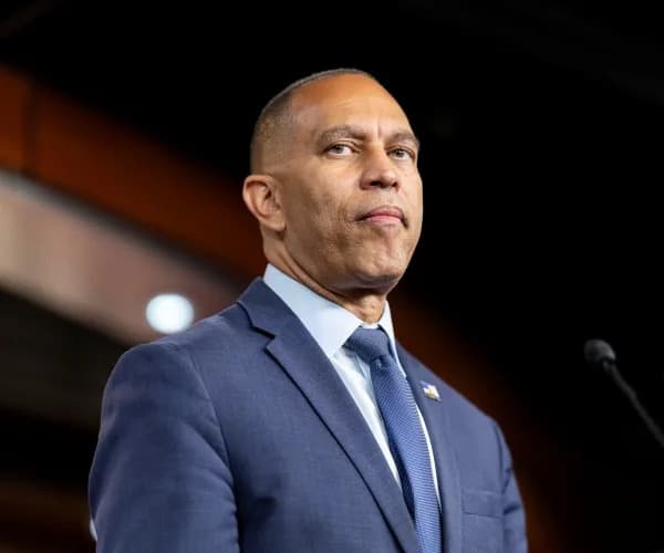Jeffries Won't Rule Out Impeachment If Democrats Retake the House in 2026