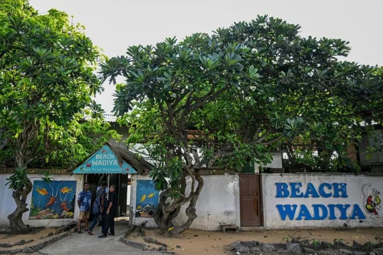 Iconic Colombo Beach Shack 'Beach Wadiya' Battles Demolition in Government Coastal Clean‑Up