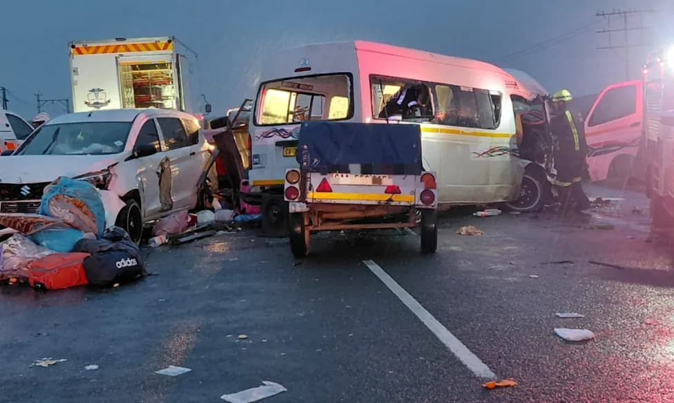 21 Killed in Multi-Vehicle Crash on South Africa's N1; Road Closed