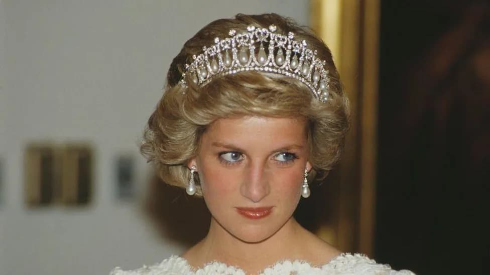 Advance Copies of Earl Spencer's Unreleased Diana Book Stolen From Truck in the Netherlands