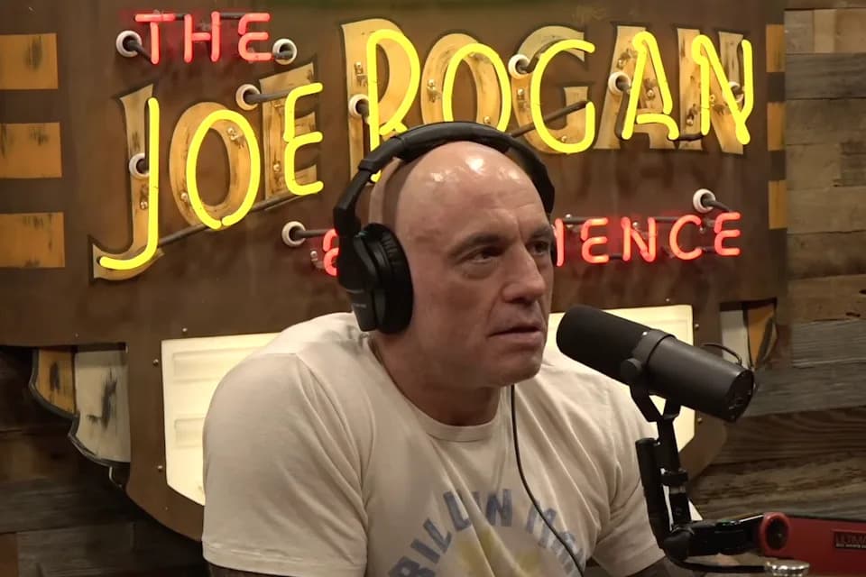 Joe Rogan Says AI Running Governments Could ‘Stop All Wars’
