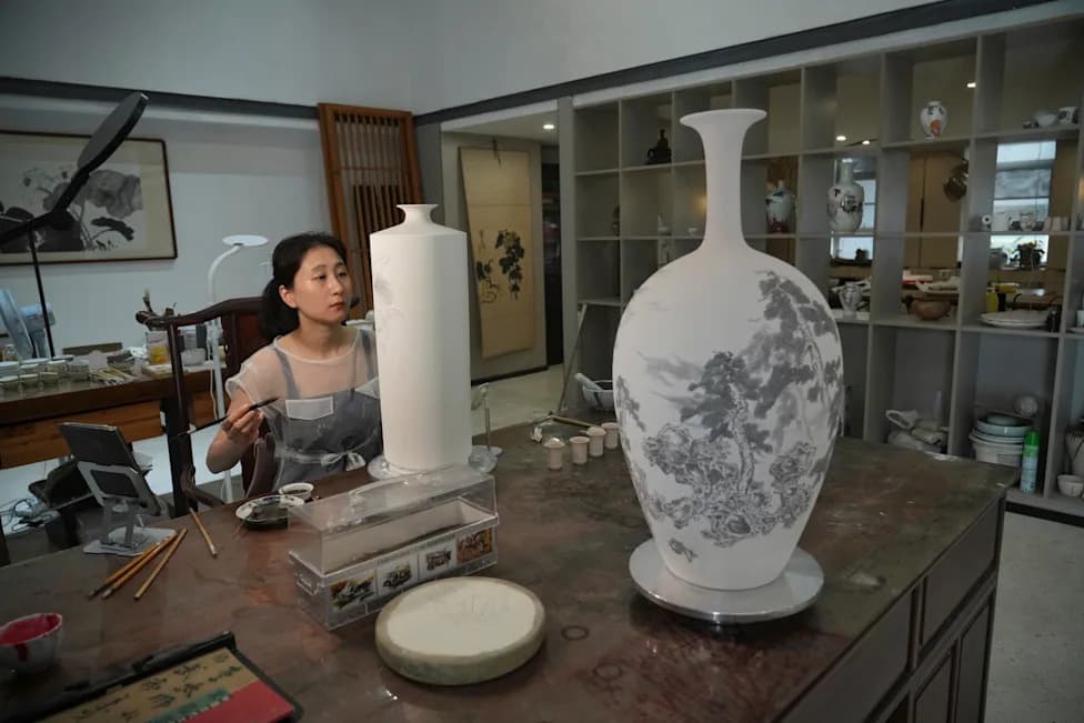 Jingdezhen’s Porcelain Legacy: How China’s ‘Porcelain Capital’ Is Passing Centuries‑Old Craft to a New Generation