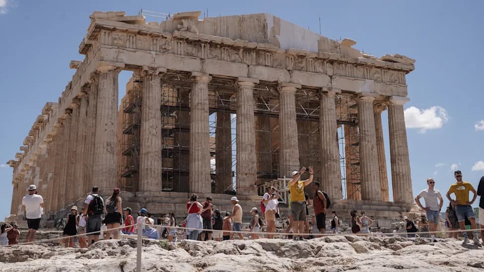 Oxford Study Debunks Myth That Parthenon’s Curves Were Optical Corrections