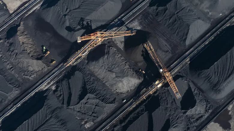 Why Coal Power Stalled Across Half of China in 2025 — Renewables and Storage Are Making the Difference