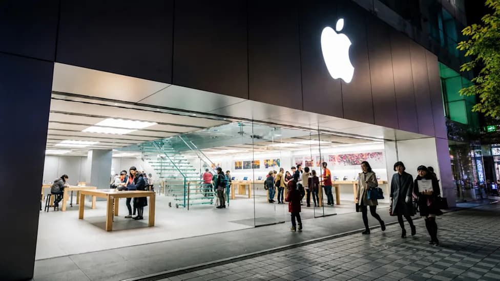 Over 1,600 Apple Retail Workers Walk Out Across Italy During iPhone 18 Pro Launch