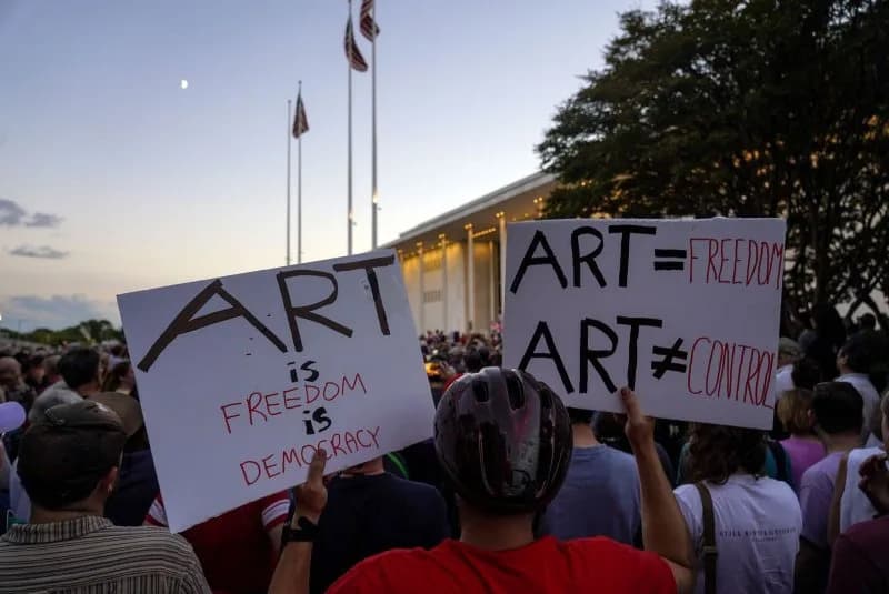 Thousands Form Human Chain at Kennedy Center to Protest Sudden Closure; Lynda Carter Joins Vigil