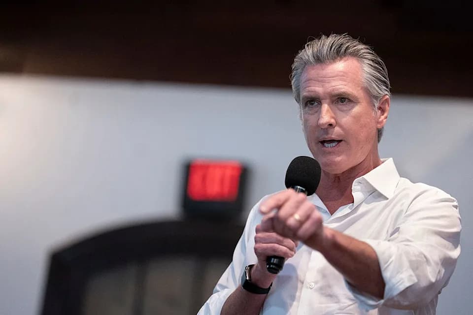 Newsom Signs Law Blocking Out‑of‑State National Guard From California Amid Poll‑Site Deployment Fears