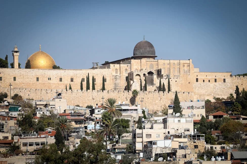 Warning Shots Fired in Silwan: Police Launch Probe After Alleged Stone-Throwing
