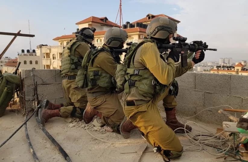 IDF Carries Out West Bank Raids on Yom Kippur, Detains Two Suspects Said To Be Planning Imminent Attack