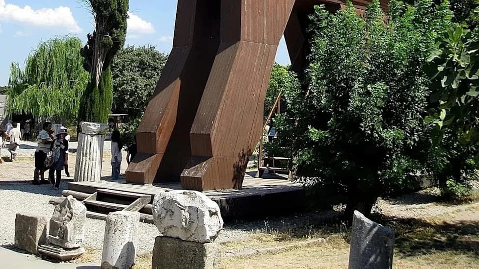 Troy Revisited: 2,800-Year-Old Agora Found — City Reoccupied Soon After Its Fall