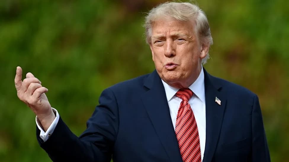 Silent, Multicolored Craft Spotted Over Tehran as Trump Remarks Draw Attention