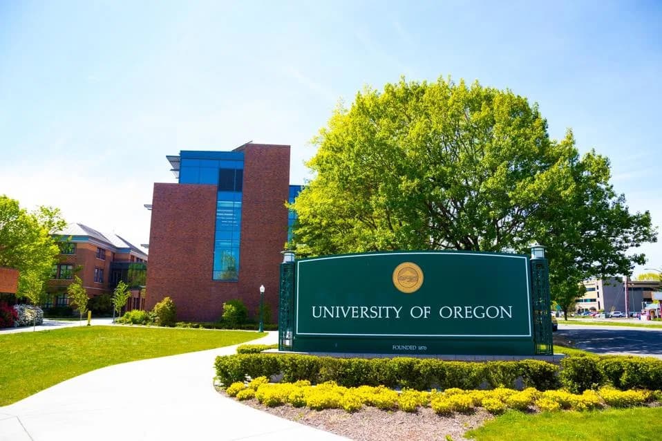 Phil and Penny Knight Pledge $1 Billion to Build an Engineering School at the University of Oregon — A Landmark Gift