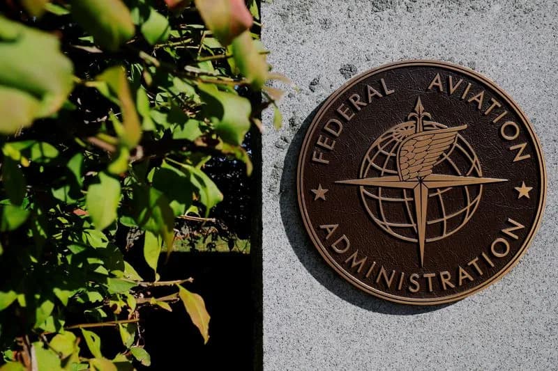 FAA Switched To Backup Fiber After Error Messages — Contractor Cut That Line, Causing Widespread East Coast Flight Disruptions