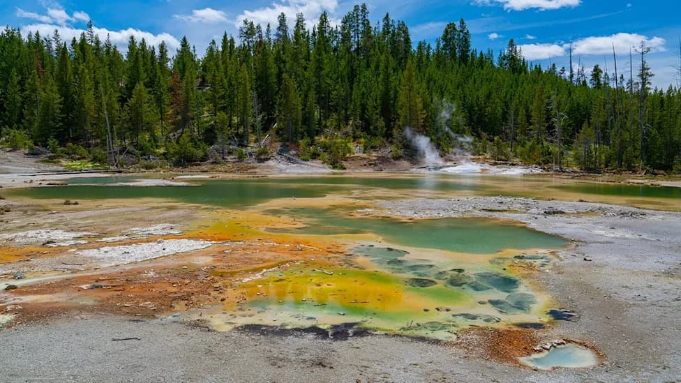 What If Yellowstone Blew? A Science-Based Worst-Case Timeline
