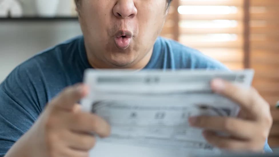 California Buyer Pushed Onto 'No‑Name' Policy With $25,000 Fire Deductible as Insurers Retreat