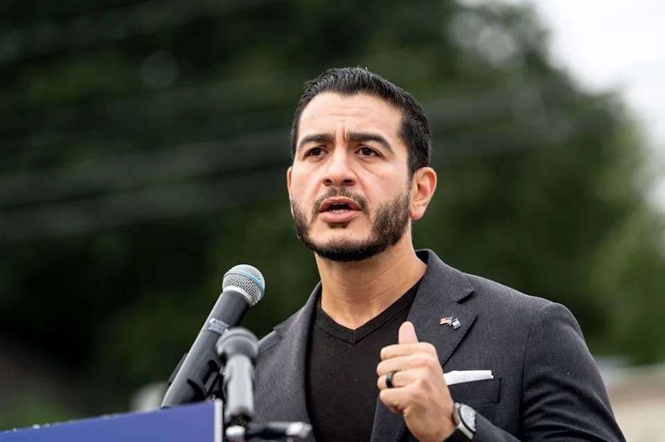 El-Sayed Pressed at Michigan Town Hall Over Iran Remarks and IRGC Question