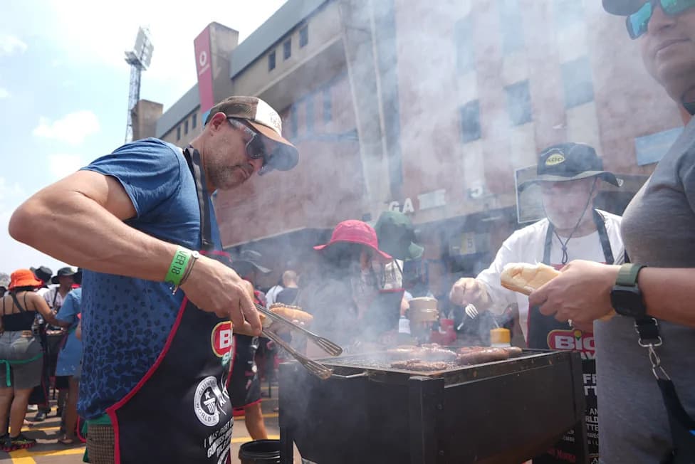 Thousands Fill Pretoria Stadium in Bid to Break World 'Braai' Cookout Record