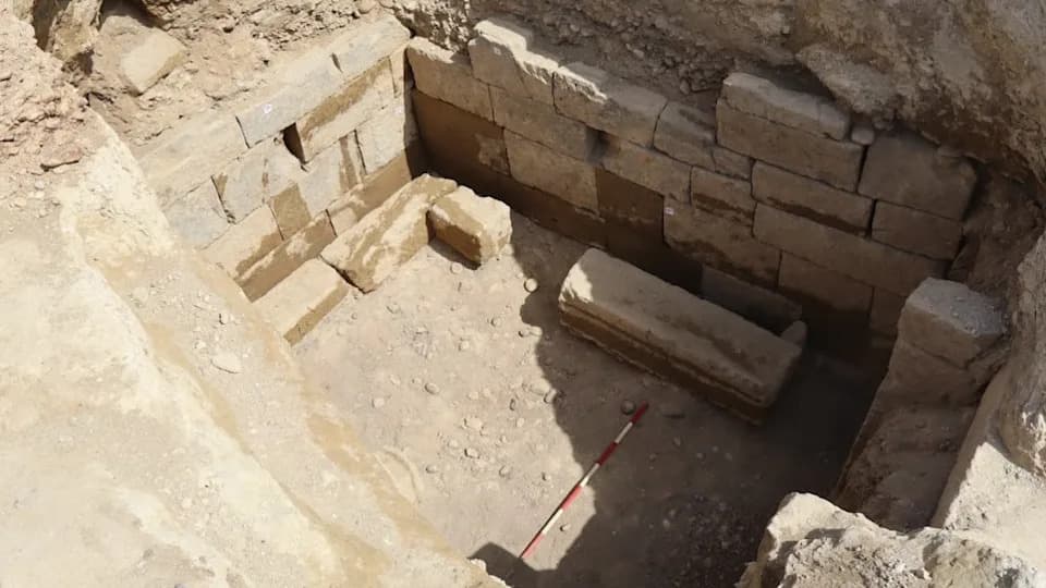 Monumental 2,700‑Year‑Old Etruscan Tomb Unearthed at Vulci — Gold, Chariot Parts and Near‑Complete Banquet Set Found