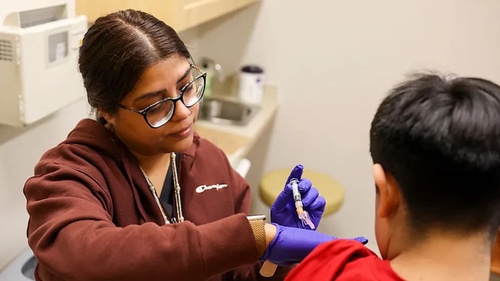FDA Clears First mRNA Flu Vaccine mFlusiva for Ages 50–64 — CDC Has Not Endorsed It