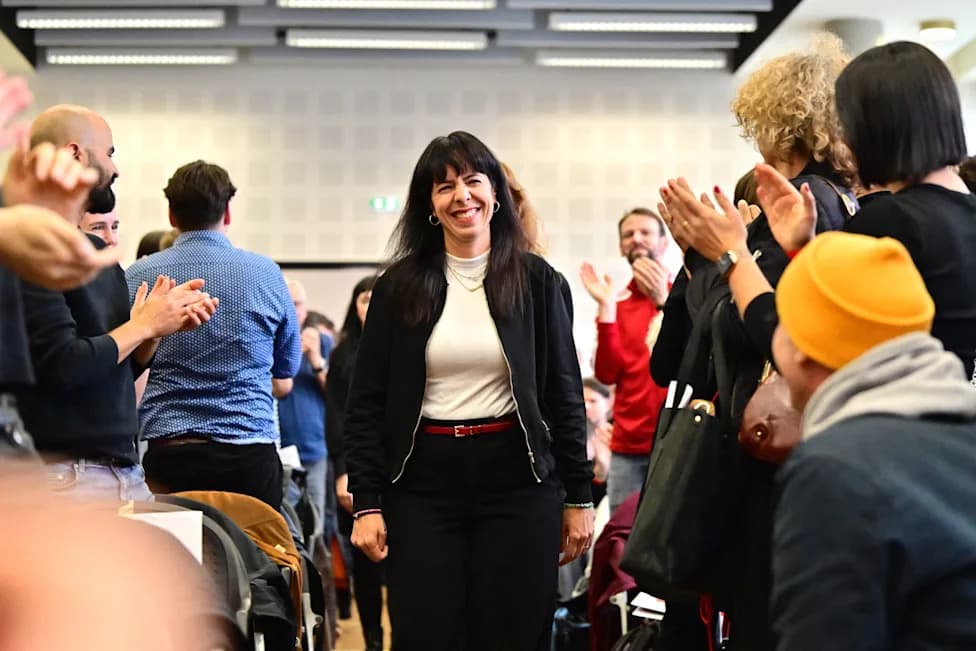 Berlin's Left Opens Path to Government: Exploratory Talks With Greens and SPD