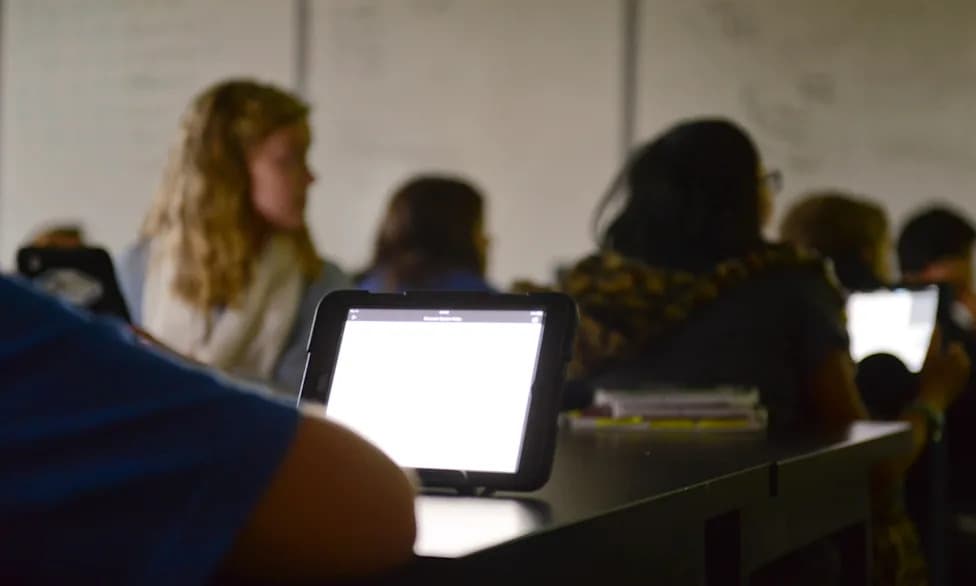 Parents Split Over NYC’s One-Year Classroom AI Moratorium and New Screen-Time Limits