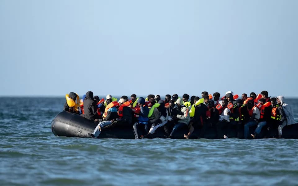 Six French Taxi Drivers Arrested Over Alleged Scheme to Ferry Migrants to Coastal Launch Sites