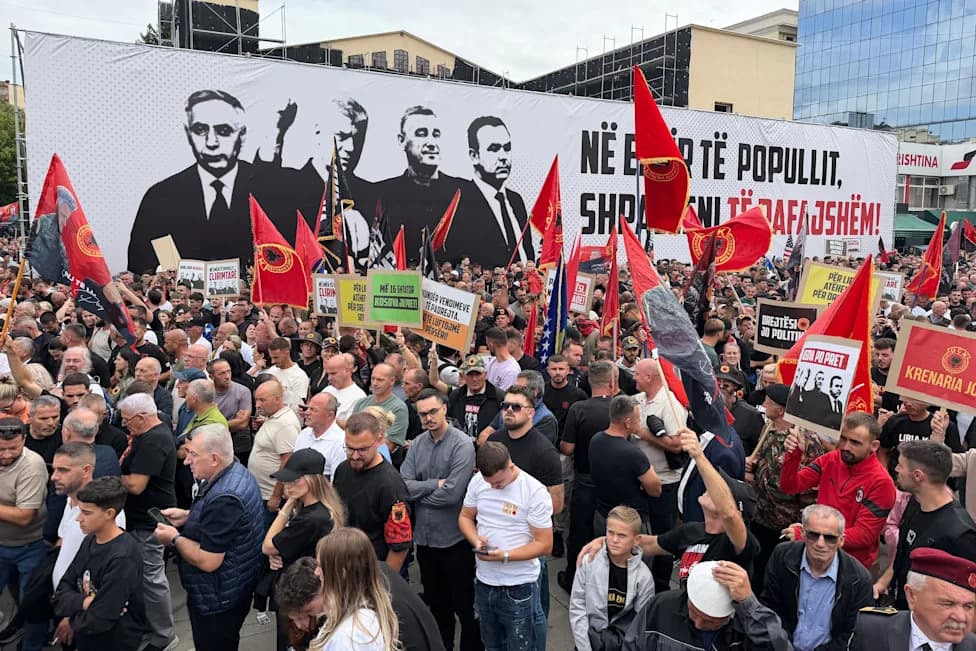 Kosovo Parliament Unanimously Condemns Hague Convictions, Calls For Joint State Strategy