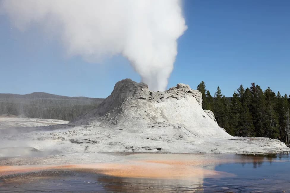 If Yellowstone Blew Its Top: How a Supervolcano Eruption Could Reshape the World