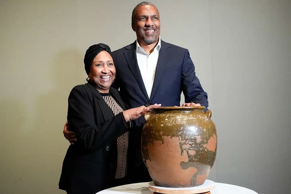 Milwaukee Art Museum Returns Two 19th-Century David Drake Vessels to His Descendants