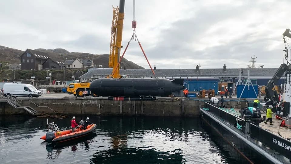 US Mk 48 Torpedo Fired From British XV Excalibur Uncrewed Submarine in Historic Allied Test