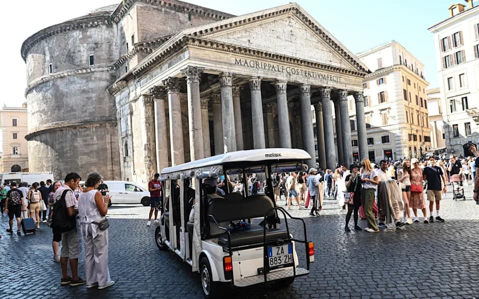 Rome's Golf‑Cart Clash: Electric Tourist Tours Pit Operators Against Taxi Drivers