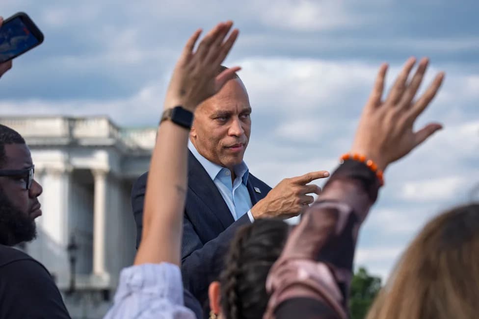 Jeffries: Democrats Target Trump-Won Districts to Try to Replicate 2018 Sweep