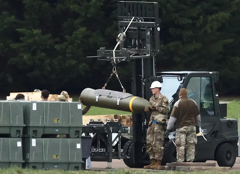 Mini-Report — Oct. 5, 2026: Caribbean Strike, Air Force One Access Blocked, Bombers Withdrawn, DNC Sues
