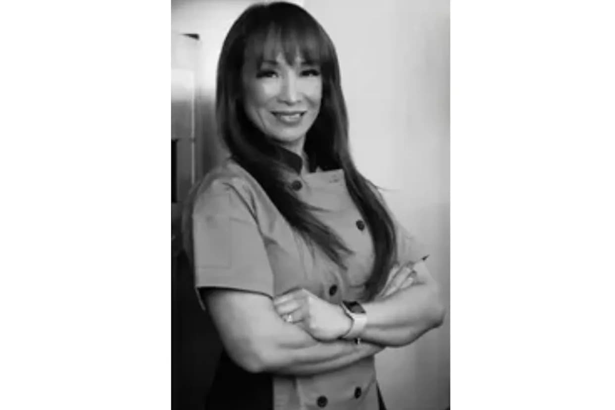 U.S. Tourist Falls to Death From Aruba Hotel Balcony; Wife Found Dead in Room — Police Probe Possible Murder‑Suicide