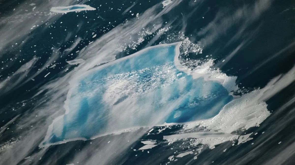 40-Year-Old Antarctic Iceberg A-23A Turns Vivid Blue as Meltwater Drives Rapid Breakup