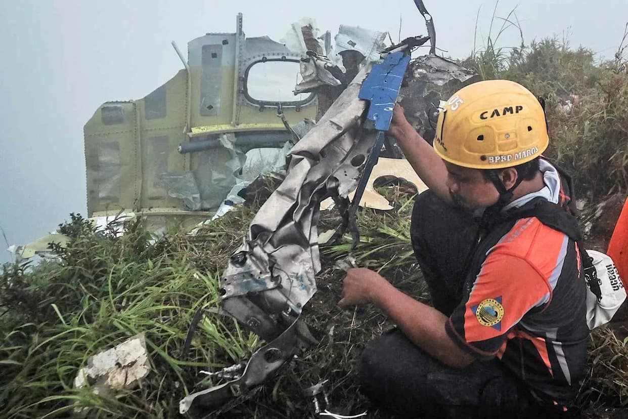 Second Victim Recovered After Indonesia Air ATR 42-500 Crash; Eight Still Missing
