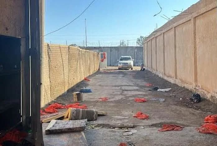 CBS Finds Empty Cells, Abandoned Orange Jumpsuits at al‑Shaddadi Prison Amid Northeast Syria Clashes