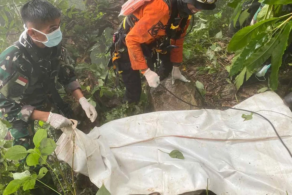 All 10 Bodies Recovered After Indonesia Air Transport ATR 42-500 Disappears Over South Sulawesi
