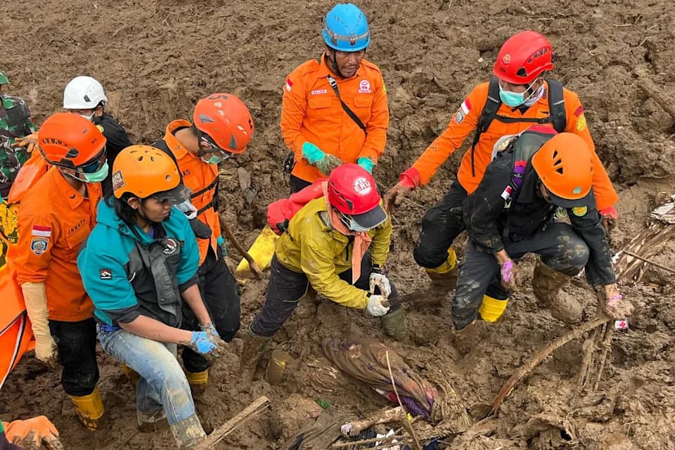 Rescuers Recover More Bodies After Devastating Java Landslide; 72 Still Missing