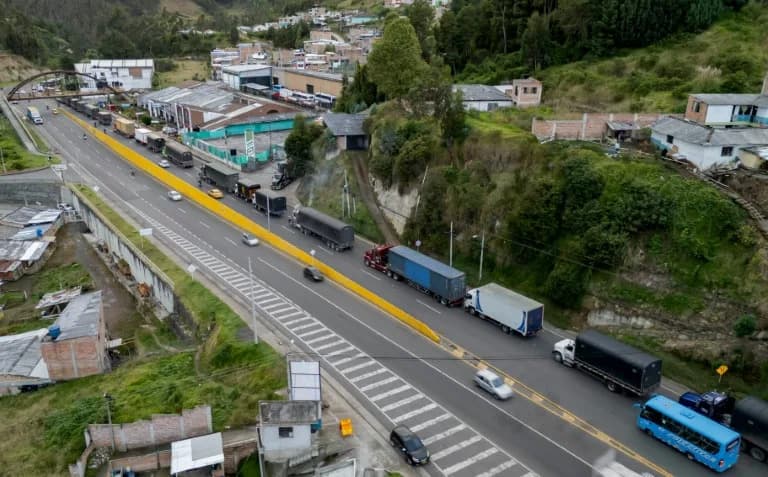 Miles-Long Truck Queues Jam Colombia–Ecuador Border Ahead of Reciprocal Tariffs