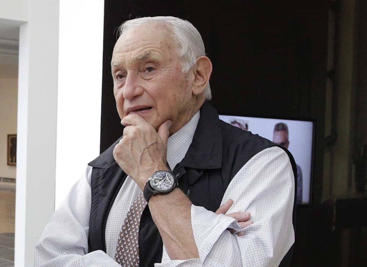 Questions Mount Over Les Wexner’s Ties to Jeffrey Epstein as His Name Remains Prominent at Ohio State